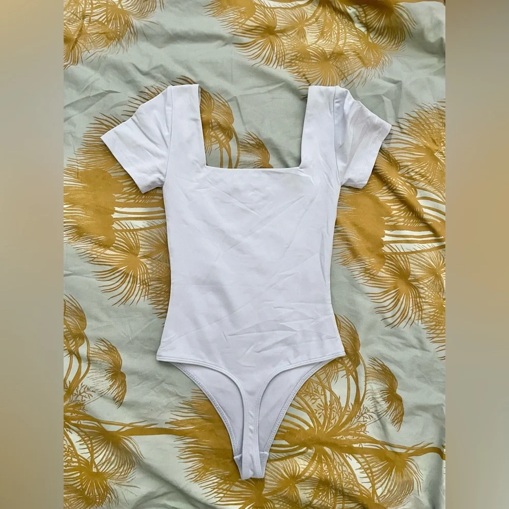 nwot Babaton Contour squareneck shortsleeve bodysuit Azul grey 2xs - Picture 4 of 4